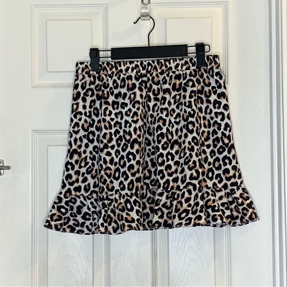 Princess Polly Goodnight Moon Leopard ruffle skirt Size 10